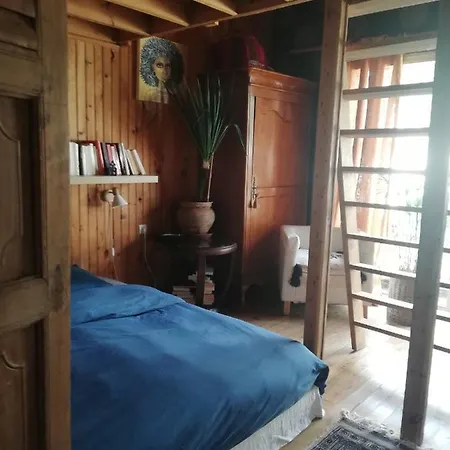 Maison De *